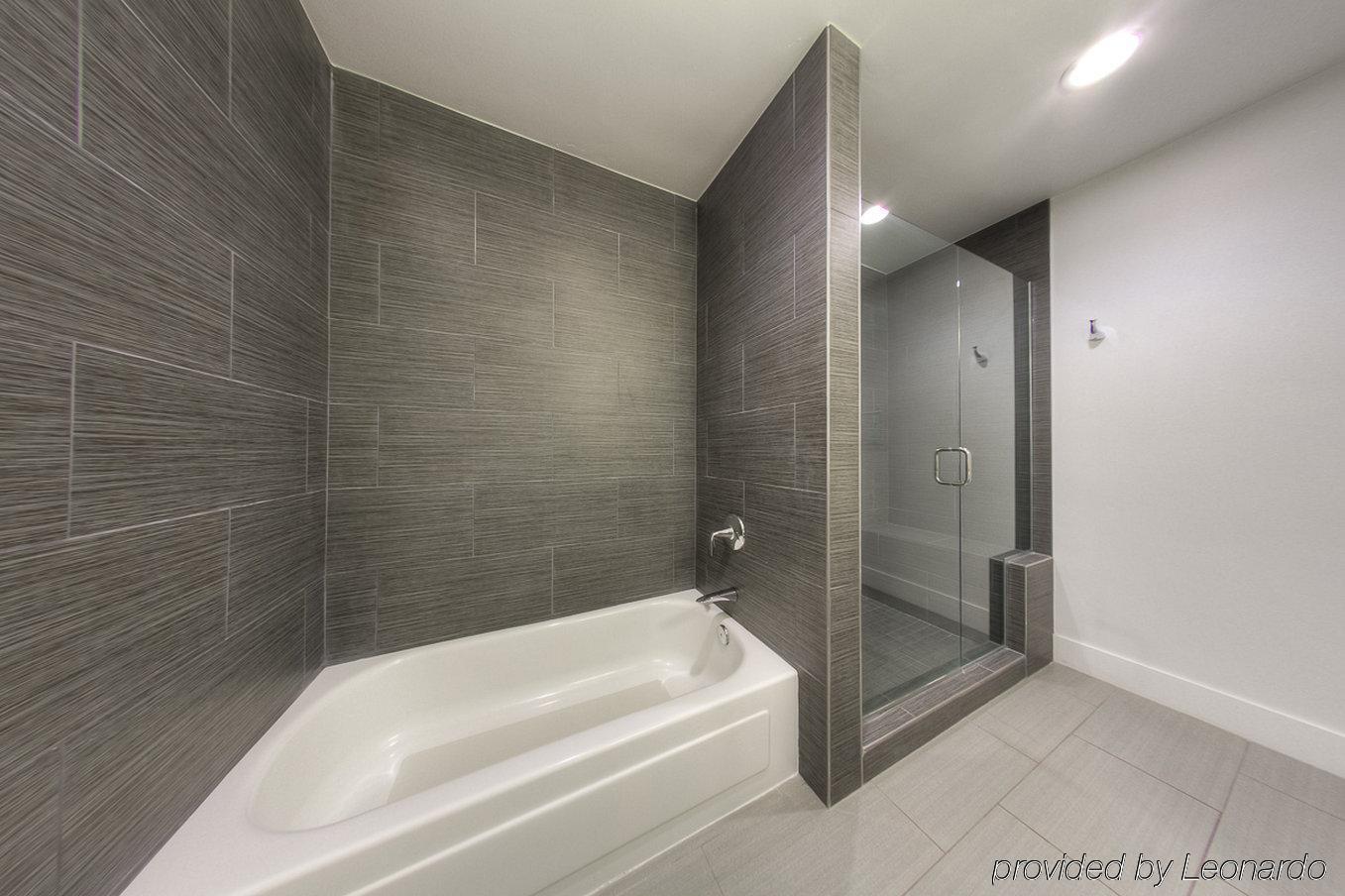 Oceanside Marina Suites - A Waterfront Hotel מראה חיצוני תמונה